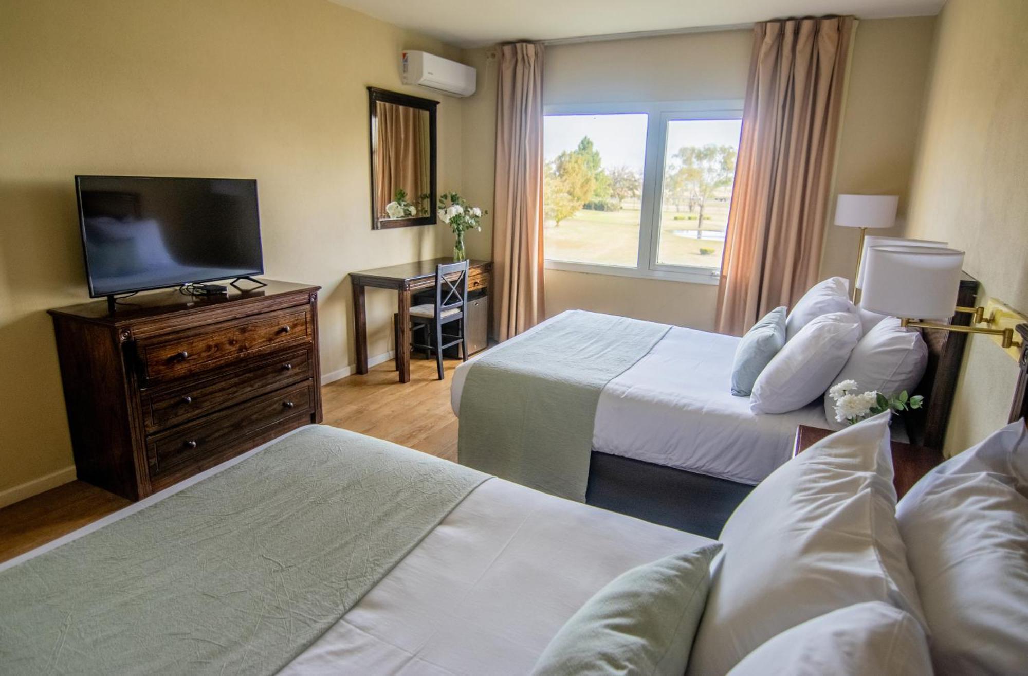 Wyndham Garden Campana 호텔 외부 사진