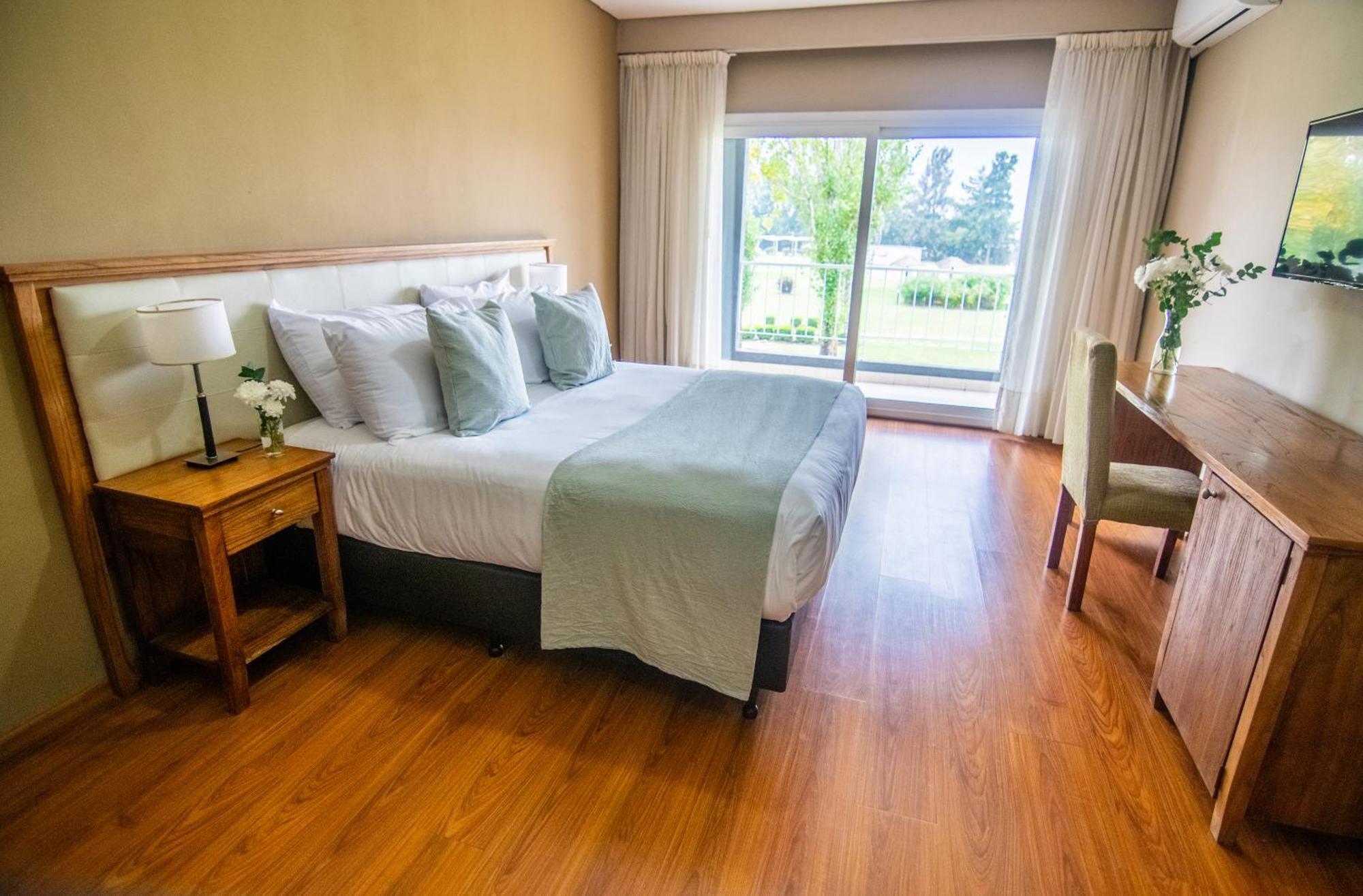 Wyndham Garden Campana 호텔 외부 사진
