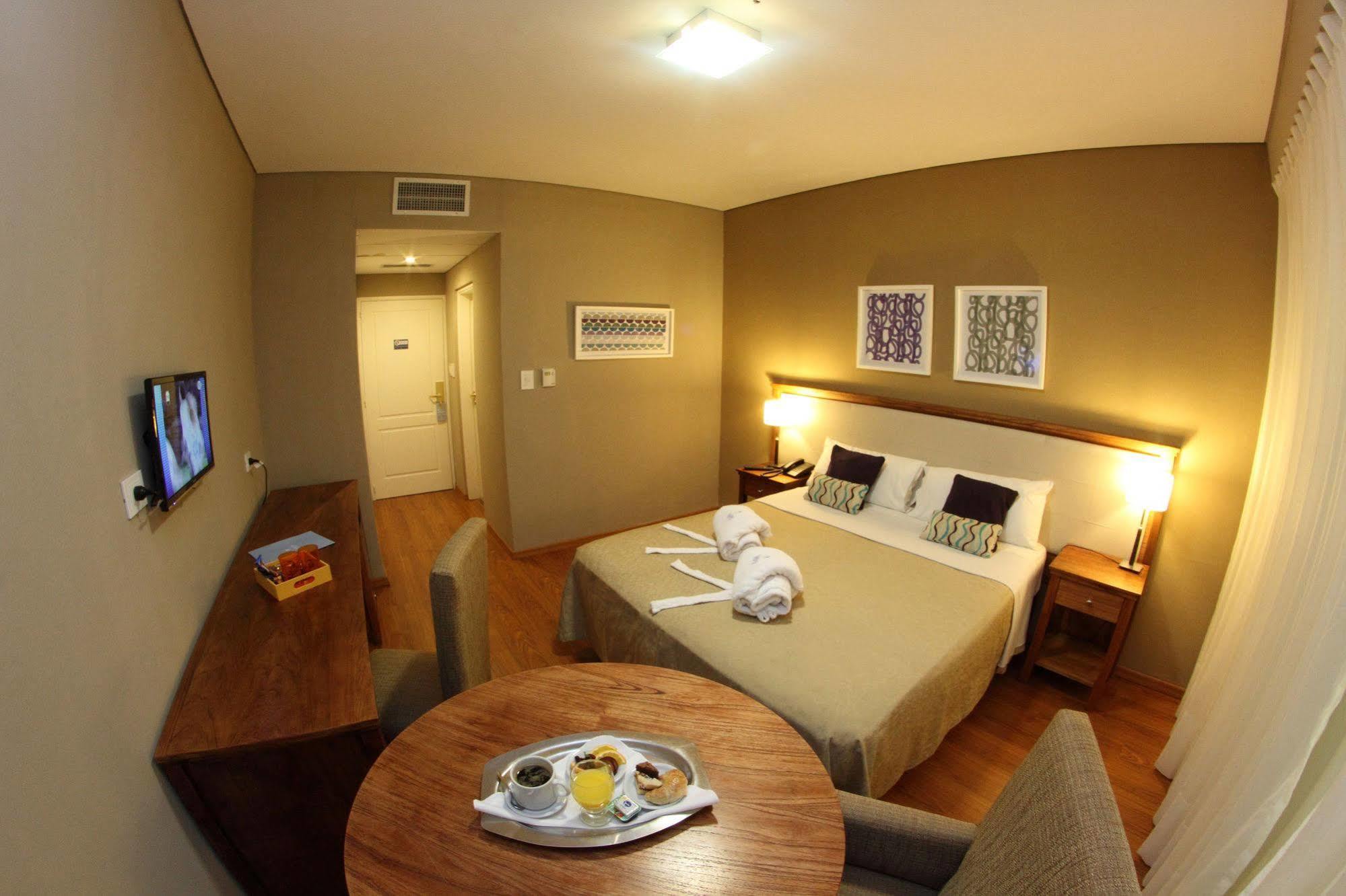 Wyndham Garden Campana 호텔 외부 사진